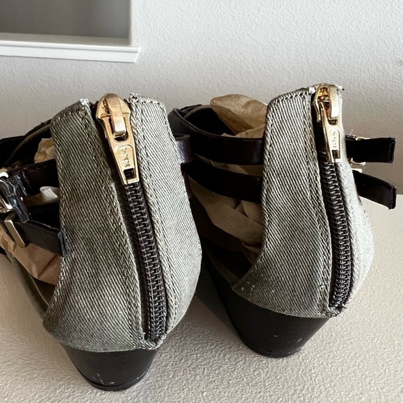 DANA Buchman Strappy Sandal - Size 8 - Picture 4 of 10